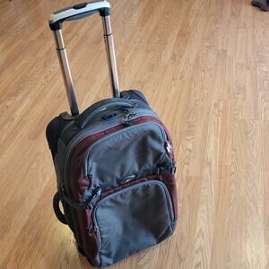 Eagle Creek Tarmac ES22 22" Carry-On Wheeled Rolling Suitcase Luggage
